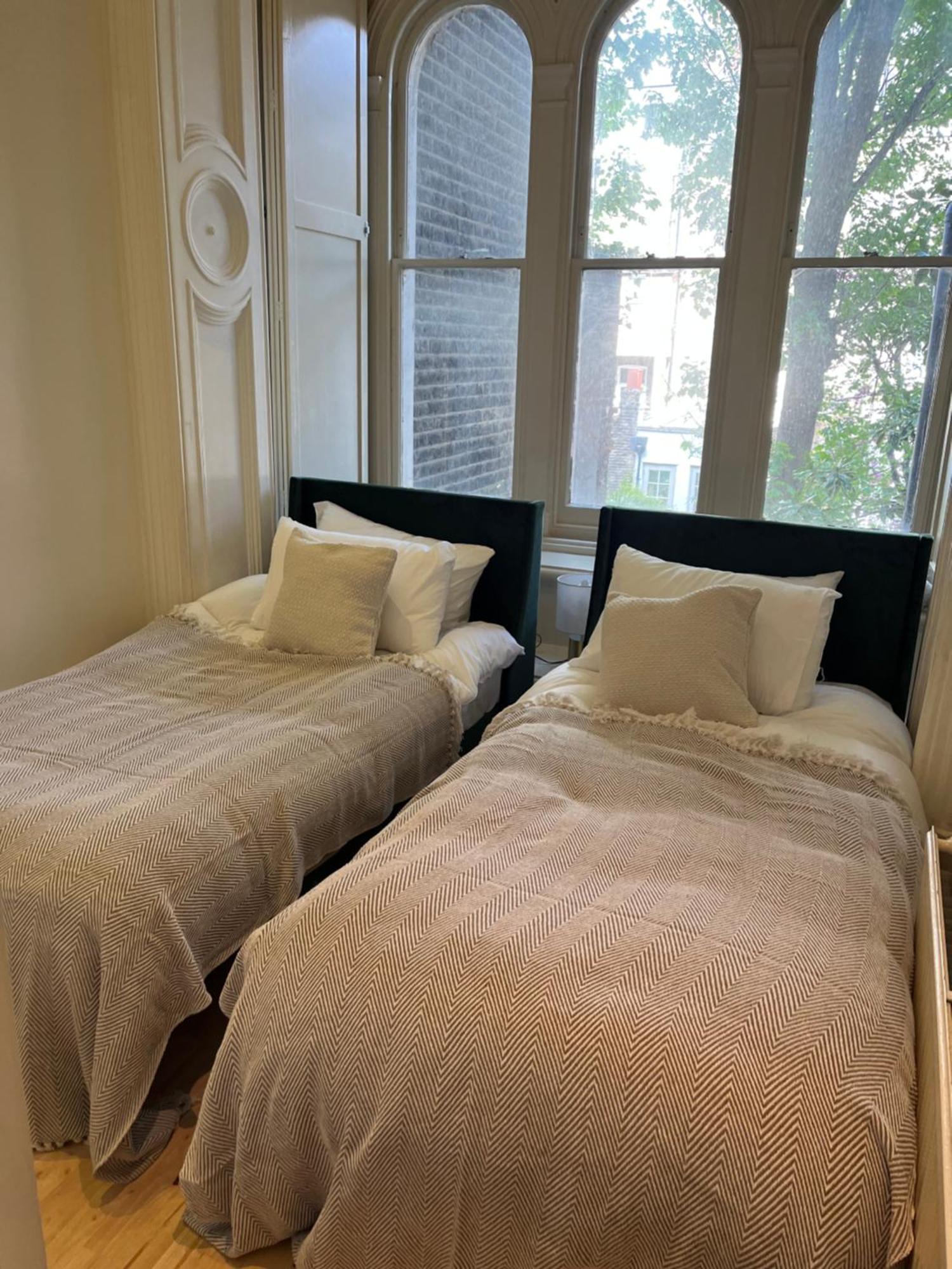 Newly Refurbished- Awesome Very Flat In Famous Notting Hill With A Balcony * London